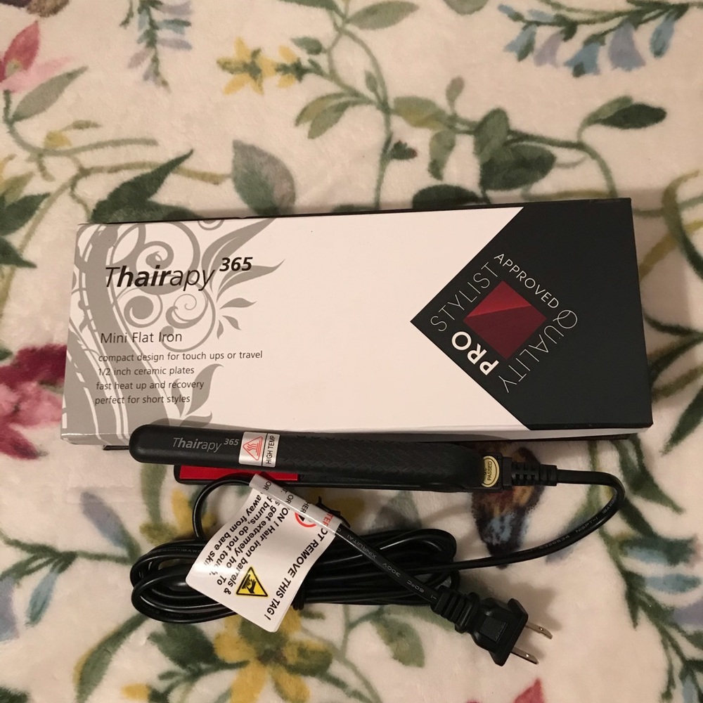 Mini flat iron for hair
